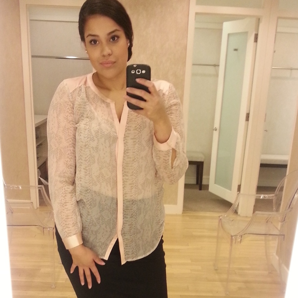 Blouse - Picture 2 of 3